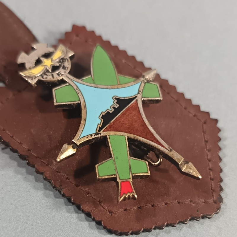 INSIGNE MILITAIRE CENTRE INTERARMEES D'ESSAIS D'ENGINS SPECIAUX COLOMB BECHAR FABRICATION COURTOIS PARIS